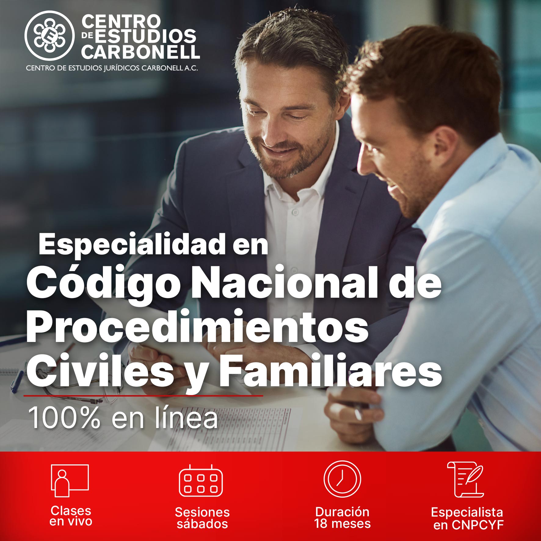 Imagen promocional sobre una especialidad en el Código Nacional de Procedimientos Civiles y Familiares, mostrando a dos hombres en una reunión, revisando documentos y utilizando una computadora, con texto indicando que es un curso 100% en línea.